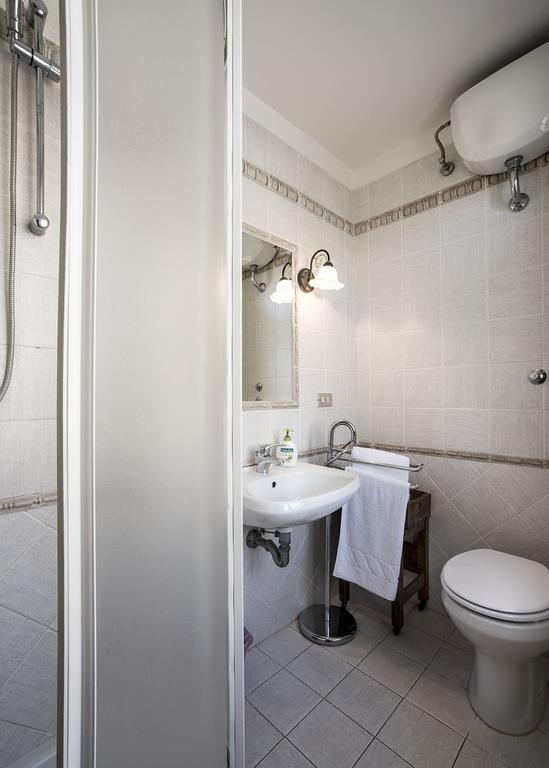 Zweibettzimmer mit eigenem Bad
